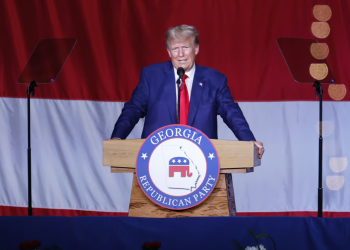 Trump desafía al FBI y a Joe Biden en su primer discurso luego de las acusaciones de documentos clasificados
