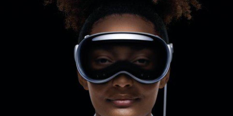 Presenta Apple su visor de realidad mixta, Apple Vision Pro, en la WWDC 2023