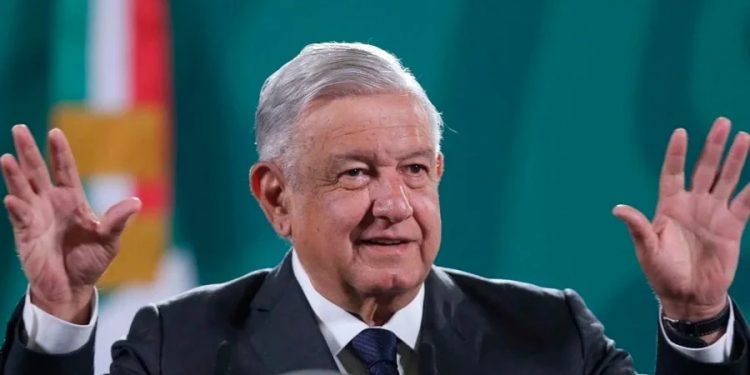 AMLO celebrará en el Zócalo su triunfo electoral en 2018 el 1 de Julio