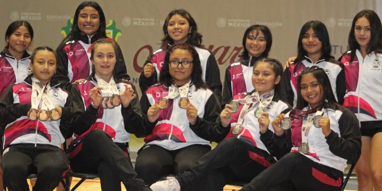 Equipo femenil quintanarroense de halterofilia cierra participación con un total de 32 medallas