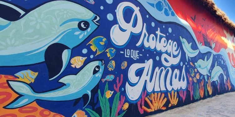 Concluyen creación del mural «Protege lo que amas» como parte del Festival de los Océanos