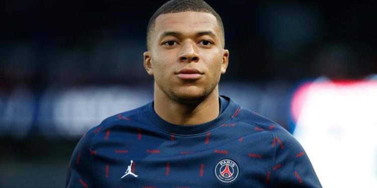 Kylian Mbappé decide no renovar por una temporada en el PSG