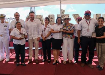 Mara Lezama reconoce en Chetumal el papel fundamental del trabajador portuario