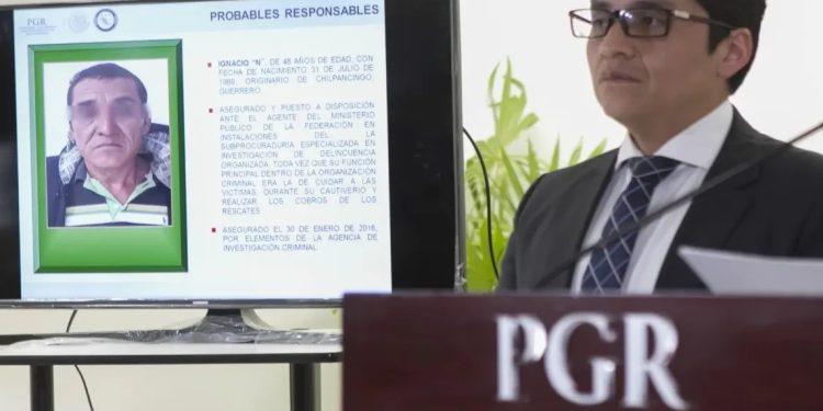 Juez dicta prisión preventiva a Gualberto Ramírez, exjefe de la PGR