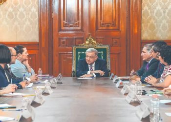 AMLO informa que son 8 miembros del Gabinete que dejarán su cargo