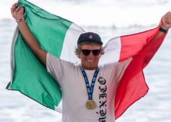 Surfista mexicano Cleldand se corona campeón de los ISA World Surfing