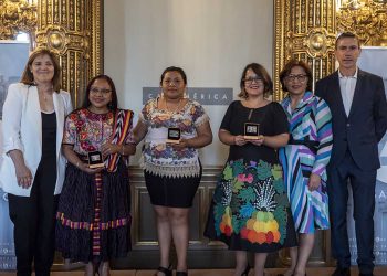 Mujeres defensoras de los pueblos indígenas reciben el premio “Bartolomé de las Casas” en España