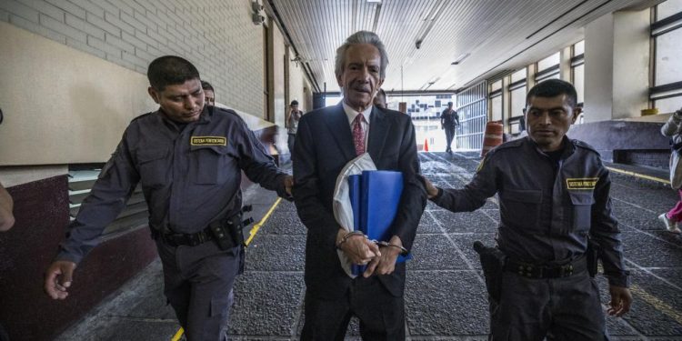 Condenan a prisión al periodista guatemalteco José Rubén Zamora por lavado de dinero