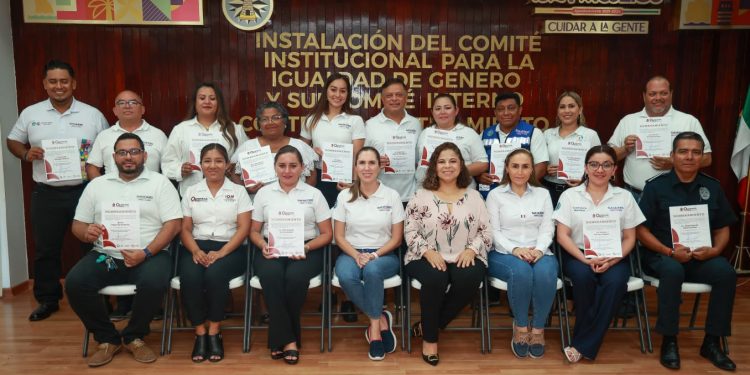 IQM y Ayuntamiento de Isla Mujeres formalizan compromiso para el Desarrollo de las Mujeres