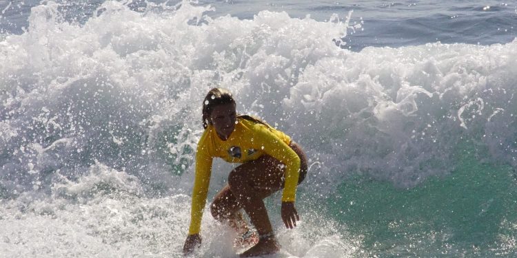 Asegura Quintana Roo primera medalla en surfing en los Nacionales CONADE 2023