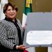 Entregan la constancia de mayoría a Delfina Gómez acreditándola como gobernadora electa del estado de México