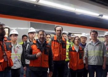 Martí Batres recorrió la Línea 1 del Metro para inspeccionar la instalación de 400 cámaras de vigilancia