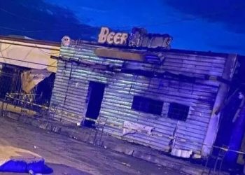 Mueren 11 personas en un incendio provocado en bar Beer House, Sonora