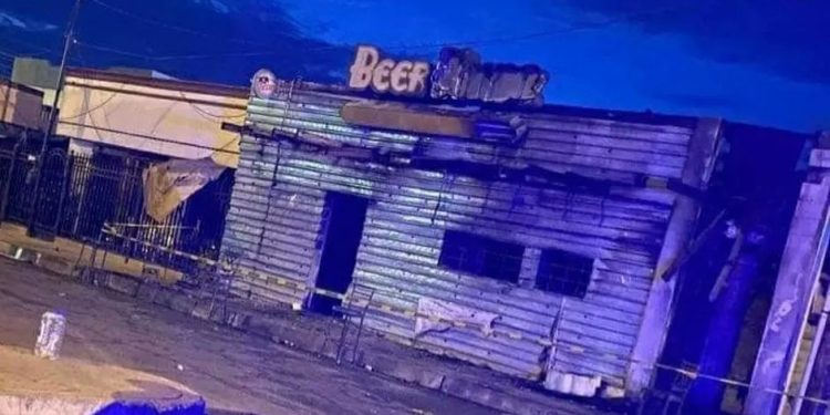 Mueren 11 personas en un incendio provocado en bar Beer House, Sonora