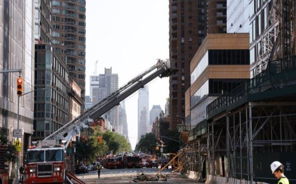 Se incendia y se desploma una Grúa en Nueva York dejando varios heridos