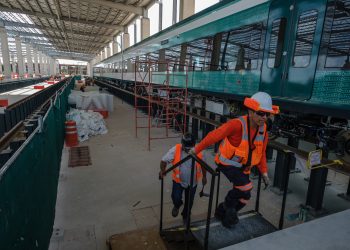 Concluyó el ensamble de los cuatro vagones del primer tren e iniciaron las pruebas estáticas