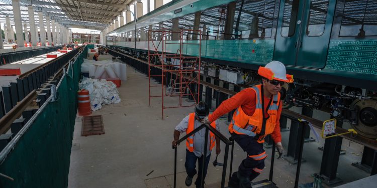 Concluyó el ensamble de los cuatro vagones del primer tren e iniciaron las pruebas estáticas