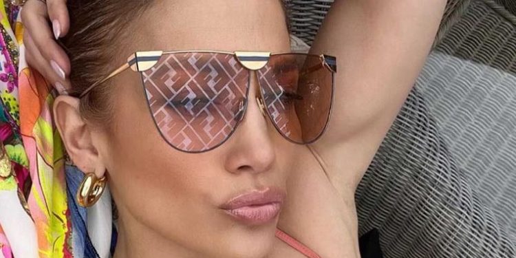 Jennifer López fue captada visiblemente molesta luego de acudir a un lujoso gimnasio en Los Ángeles