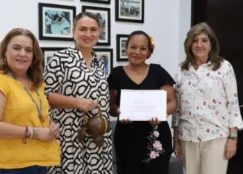 Entregan reconocimiento a la Artesana Cristina Isabel Gamas González por preservar cultura Tabasqueña