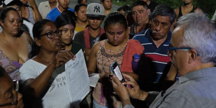 Ana Paty Peralta exige a Aguakan solución en escasez de agua en algunas colonias de Cancún