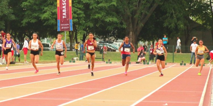 Atletismo quintanarroense inicia su participación en los Nacionales CONADE 2023