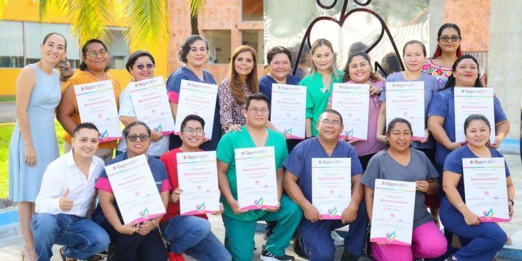 Verónica Lezama reconoce a las y los fisioterapeutas en su día