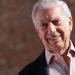 Escritor Mario Vargas Llosa se encuentra hospitalizado por COVID-19