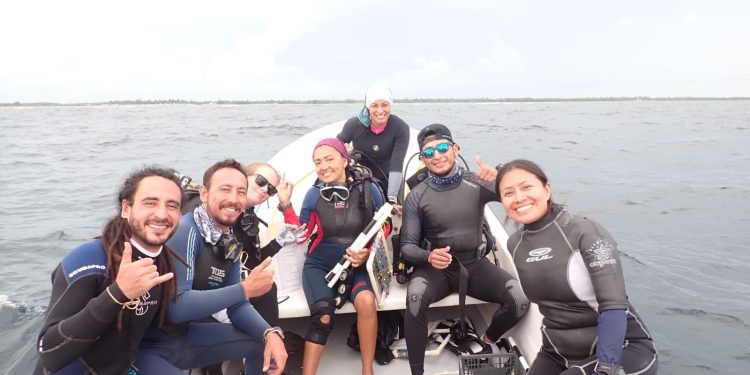 IBANQROO participa por primera vez en el monitoreo de los arrecifes de Mahahual y Parque Nacional de Xcalak
