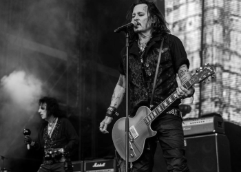 Johnny Depp se desmaya y preocupa a sus fans por su estado de salud