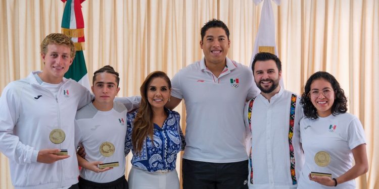 Entrega Mara Lezama medallas “Orgullo Deportivo”