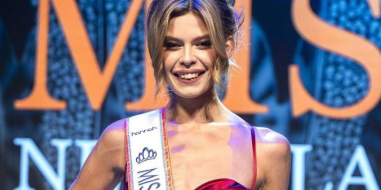 Primera mujer trans en coronarse como Miss Universo en Países Bajos