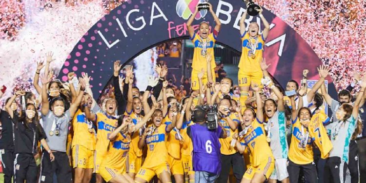 Tigres Femenil es Campeón de Campeonas tras derrotar a las Águilas del América