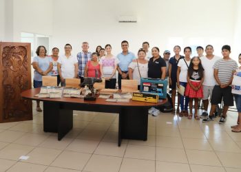 La SEDE promueve el fortalecimiento productivo de las y los artesanos de Isla Mujeres