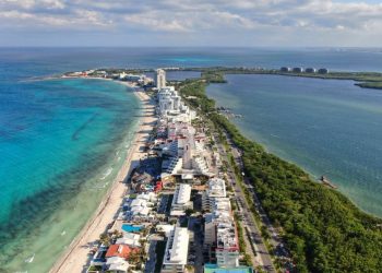 Cancún, dentro de los 10 destinos favoritos, para el turismo estadounidense en este verano