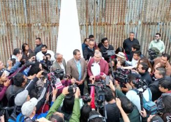 Adán Augusto informa a migrantes mexicanos en EU que es importante ejercer su derecho al voto