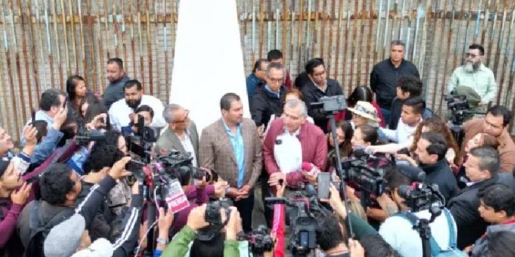 Adán Augusto informa a migrantes mexicanos en EU que es importante ejercer su derecho al voto