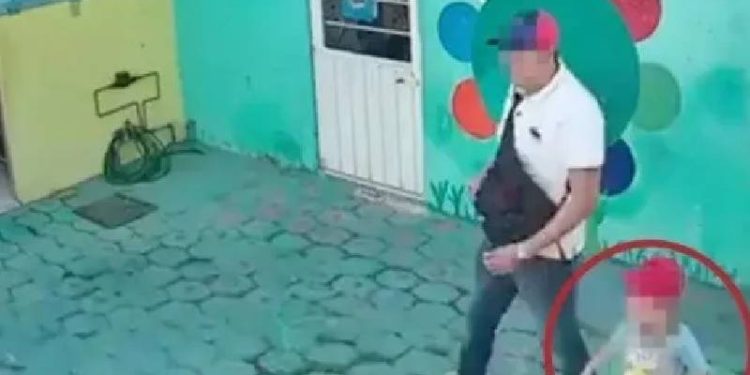 Abuelos se quedan con la tutela del hijo de los padres agresores contra una maestra
