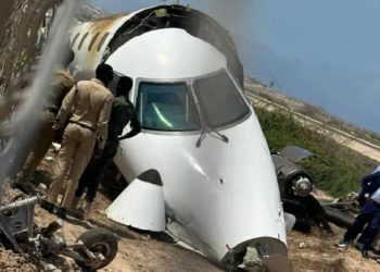 Avioneta se estrella contra áreas perimetrales en el Aeropuerto Internacional Aden Adde