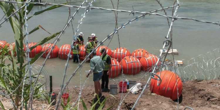 AMLO asegura que es «inhumano» que Texas ordene empujar a menores migrantes al río Bravo