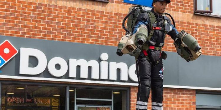 Domino’s pizza hace primera entrega por jetpack en Reino Unido