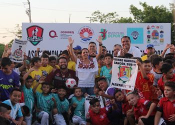 Inaugura Ana Paty Peralta Torneo Nacional de Fútbol Soccer