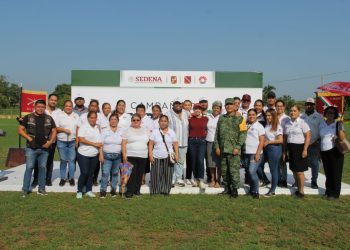 Ana Paty Peralta se suma a campaña de reforestación del ejército mexicano