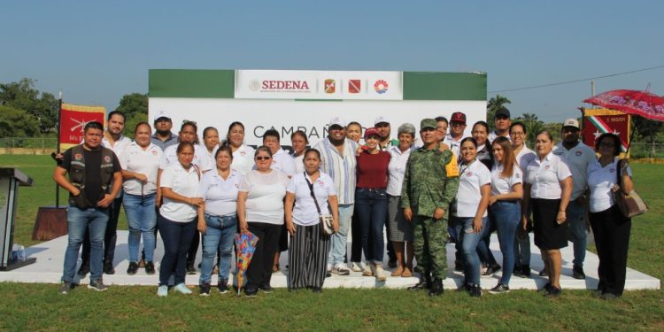 Ana Paty Peralta se suma a campaña de reforestación del ejército mexicano