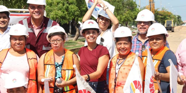 Transforma Ana Paty Peralta a Cancún con obras de calidad