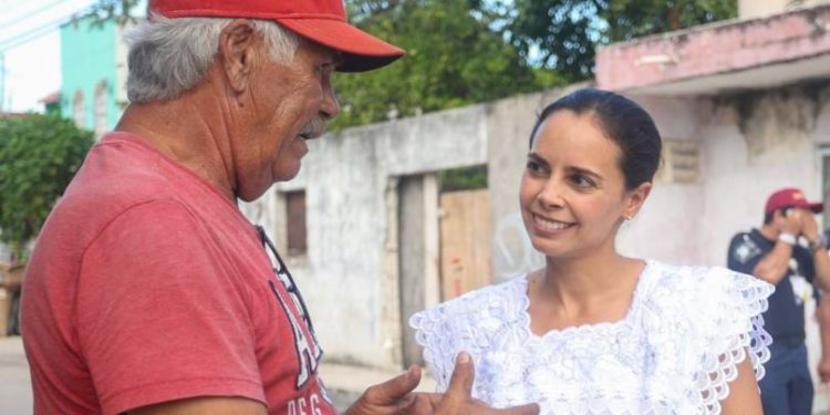 Promueve Ana Paty Peralta valores, paz y armonía con brigada asistencial