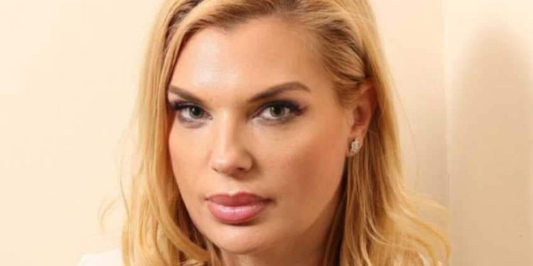 Encuentran muerta a modelo española en Av. Huayacán de Cancún