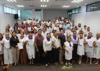 Rinden protesta integrantes de la “Red de Mujeres Constructoras de Paz” de Bacalar