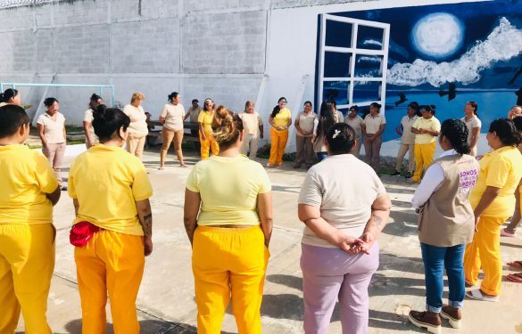 IQM acerca los servicios a mujeres del Centro Penitenciario de Chetumal