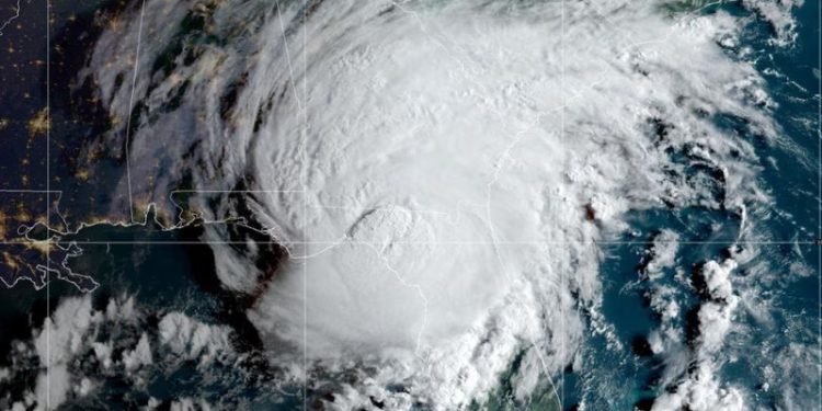 Huracán Idalia toca tierra en Florida