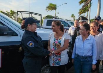 Entrega Mara Lezama patrullas para fortalecer la seguridad de las y los chetumaleños